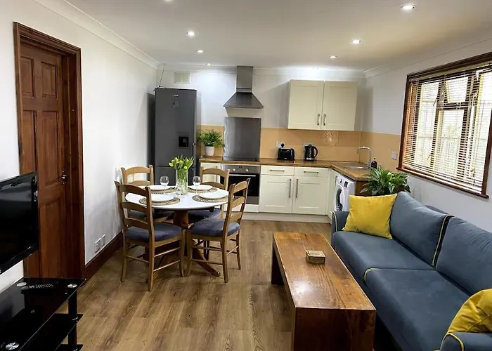 Garden Flat In London